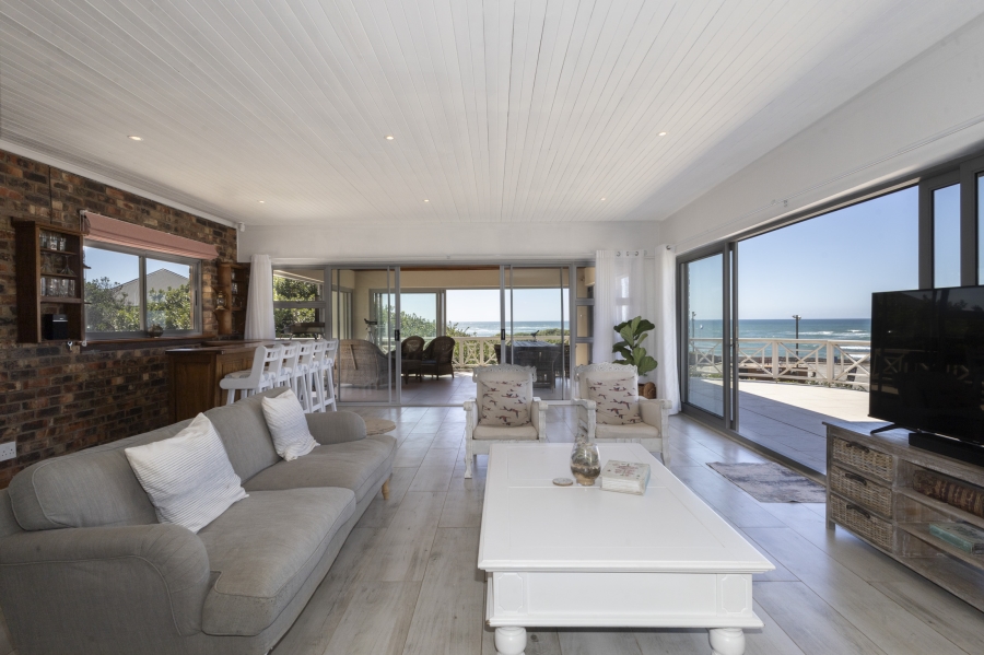 6 Bedroom Property for Sale in West Beach Eastern Cape